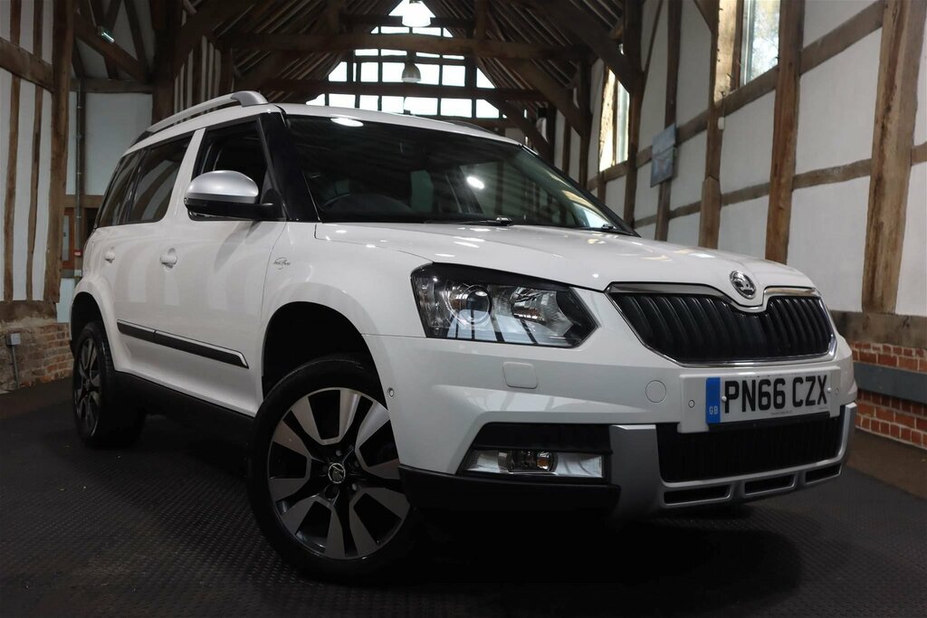 Compare Skoda Yeti 1.4 Tsi Laurin Klement Outdoor 4Wd Euro 6 Ss PN66CZX White