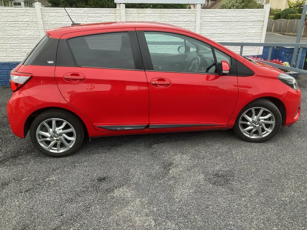 Compare Toyota Yaris Yaris Y20 Vvt-i WV20WCL Red