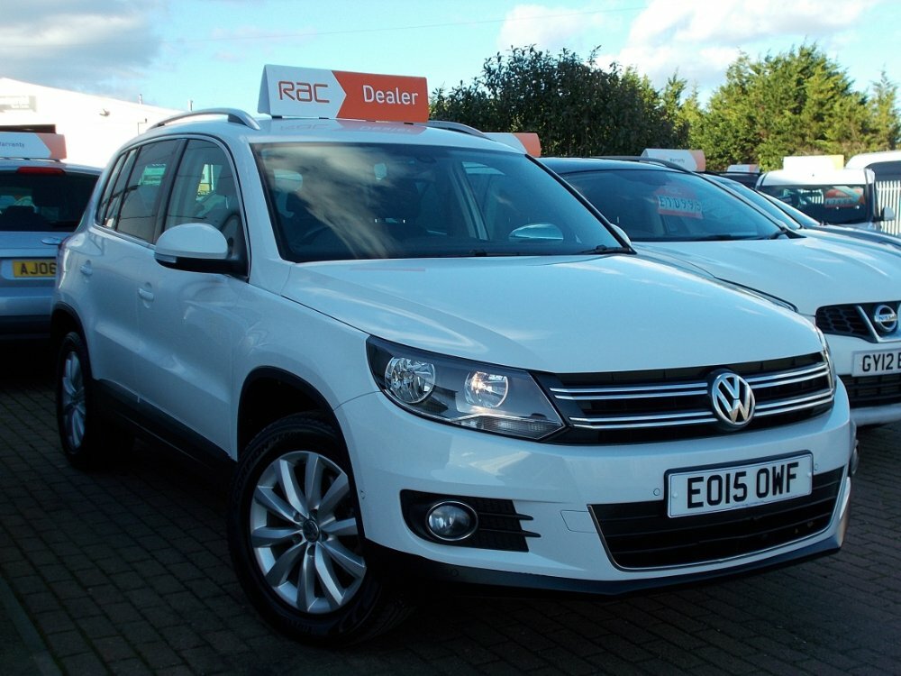 Compare Volkswagen Tiguan 2.0Tdi Match Tech 4Wd Only 30,800 Miles EO15OWF White
