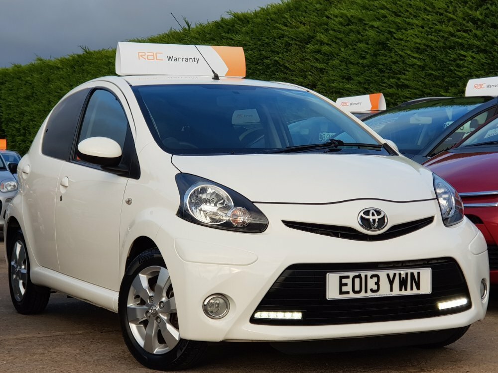 Compare Toyota Aygo 1.0 Vvt-i Fire Low Mileage Fsh EO13YWN White