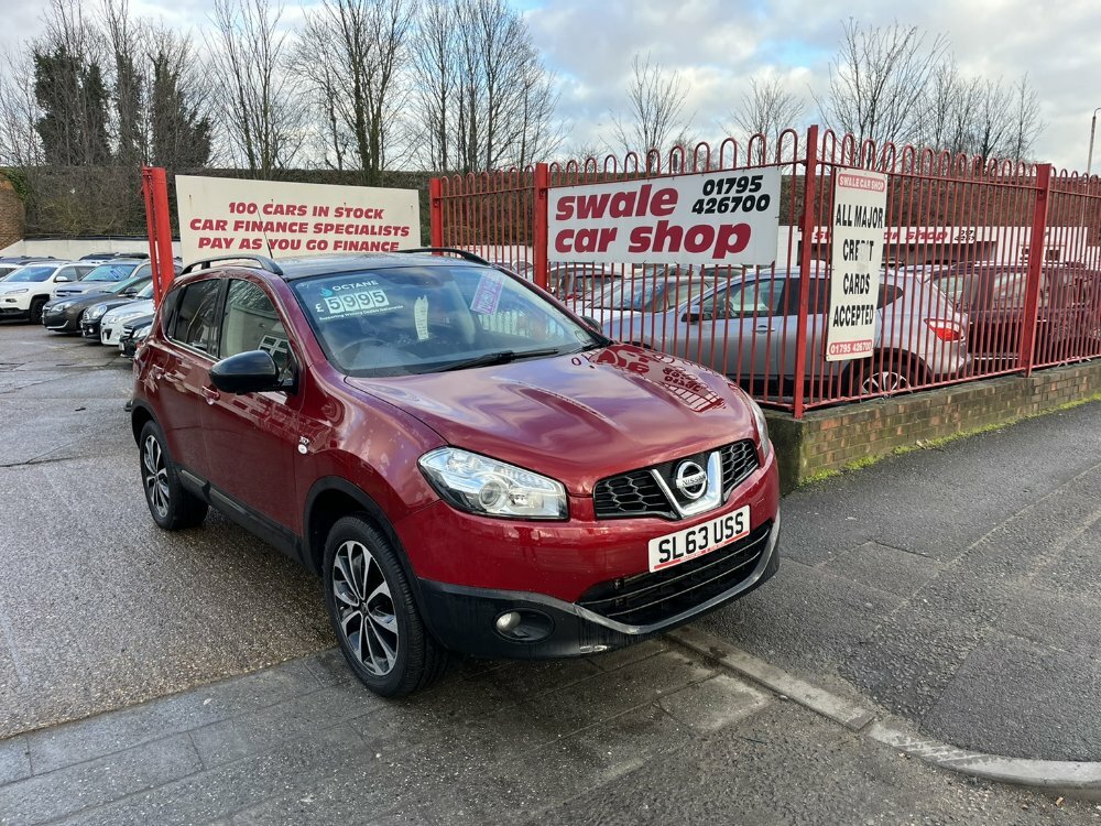 Compare Nissan Qashqai 1.6 Dci 360 Start Stop SL63USS Red