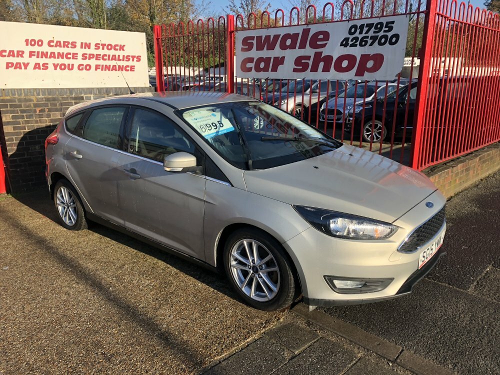 Compare Ford Focus 1.0 Ecoboost Zetec SG15YWW Silver