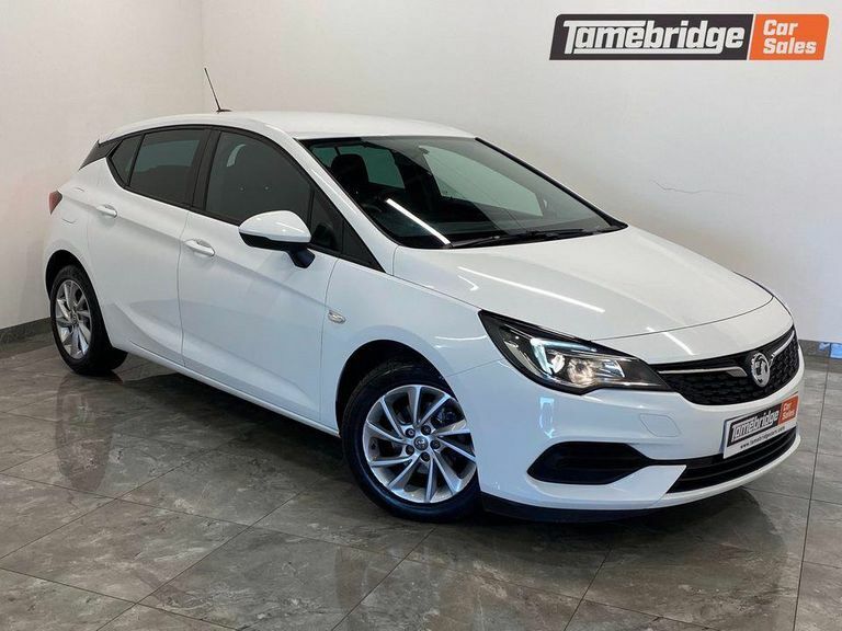Compare Vauxhall Astra 1.5 Turbo D Business Edition Nav Euro 6 Ss NA70ZNW 