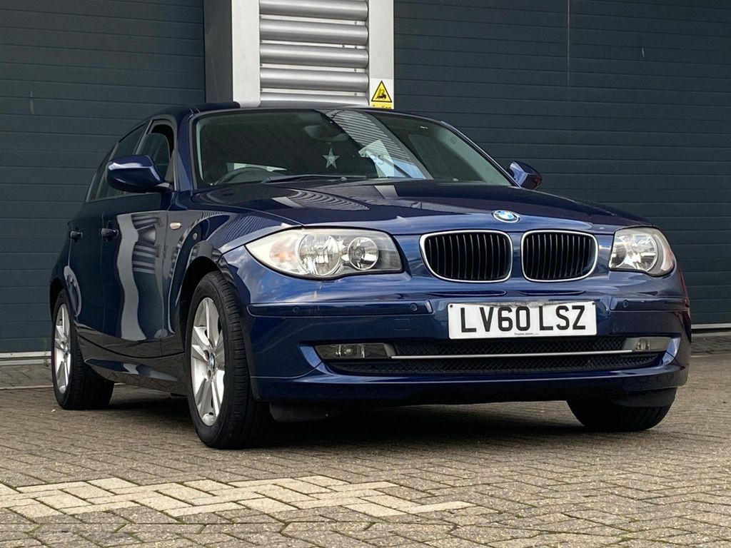 Compare BMW 1 Series 2.0 118D Se Steptronic Euro 5 LV60LSZ Blue