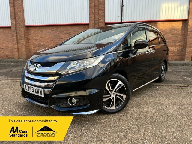 Compare Honda Odyssey 2.4 Absolute Luxury 8 Seats LY63XWW Black
