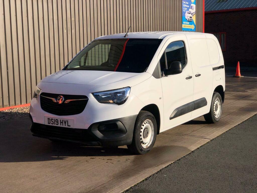 Compare Vauxhall Combo Panel Van 1.6 Turbo D 2000 Edition 2019 DS19HYL White