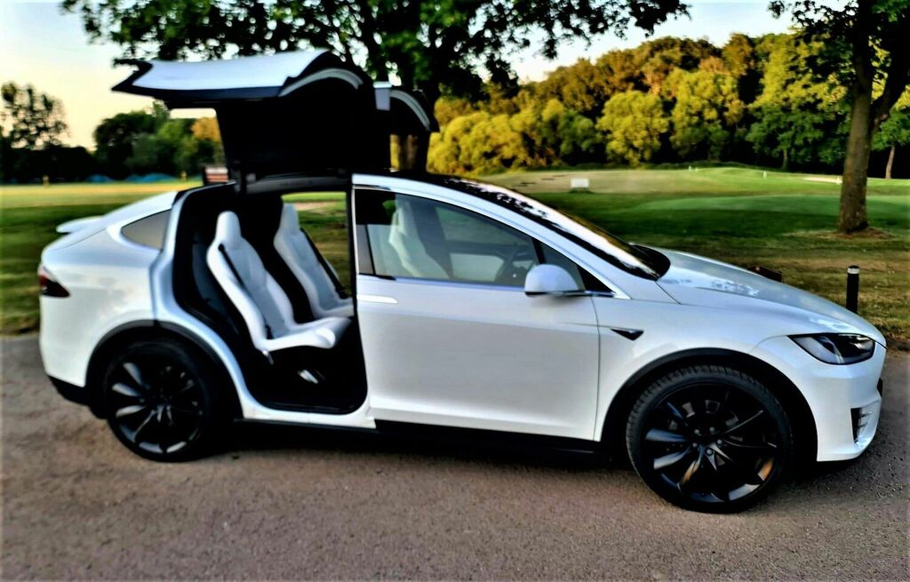 Compare Tesla Model X Model X 100D MW18DNE White