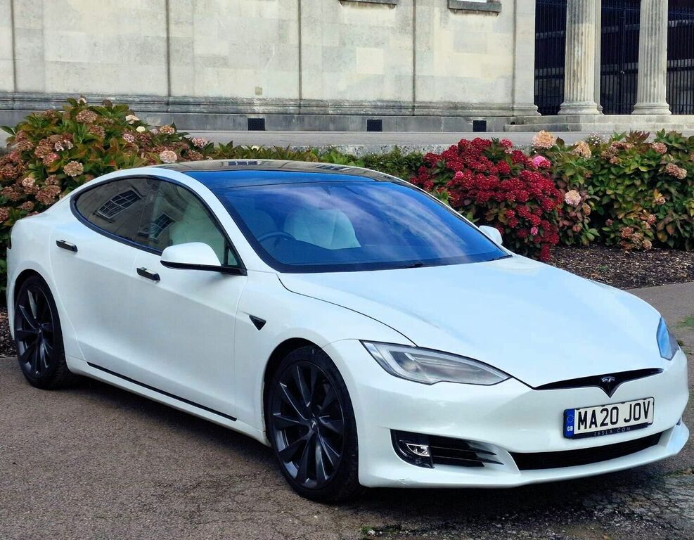 Compare Tesla Model S Hatchback Dual Motor Long Range 4Wd 20 MA20JOV White