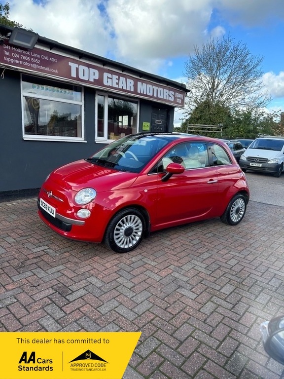 Compare Fiat 500 Lounge SC63XUU Red