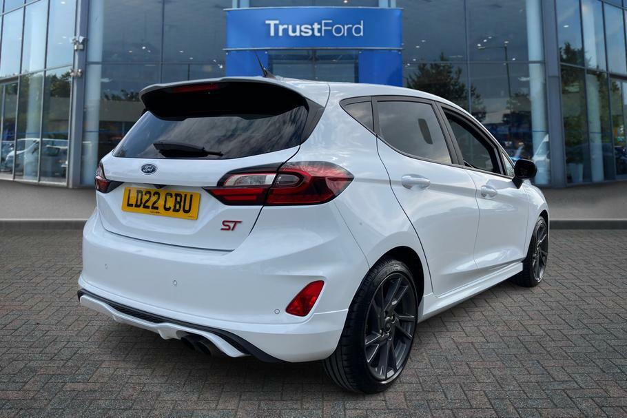 Compare Ford Fiesta 1.5L Ecoboost 200Ps St-2 Performance Pack Ma LD22CBU White