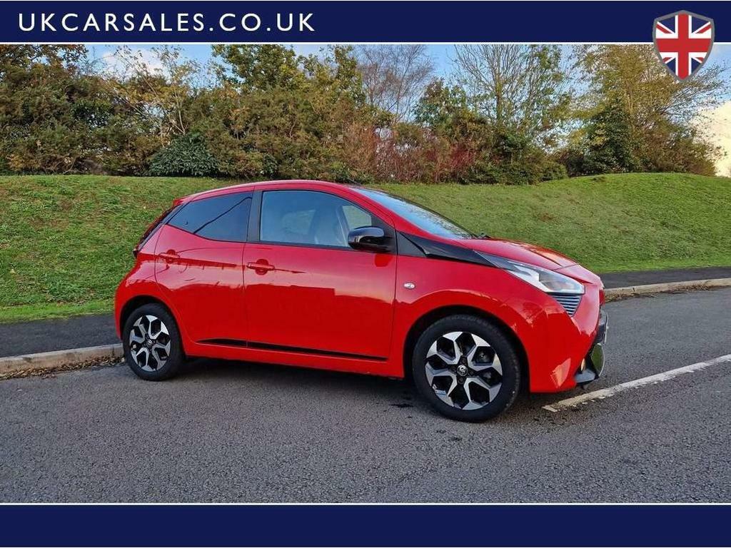 Compare Toyota Aygo Vvt-i X-trend Tss WR70KFW Red