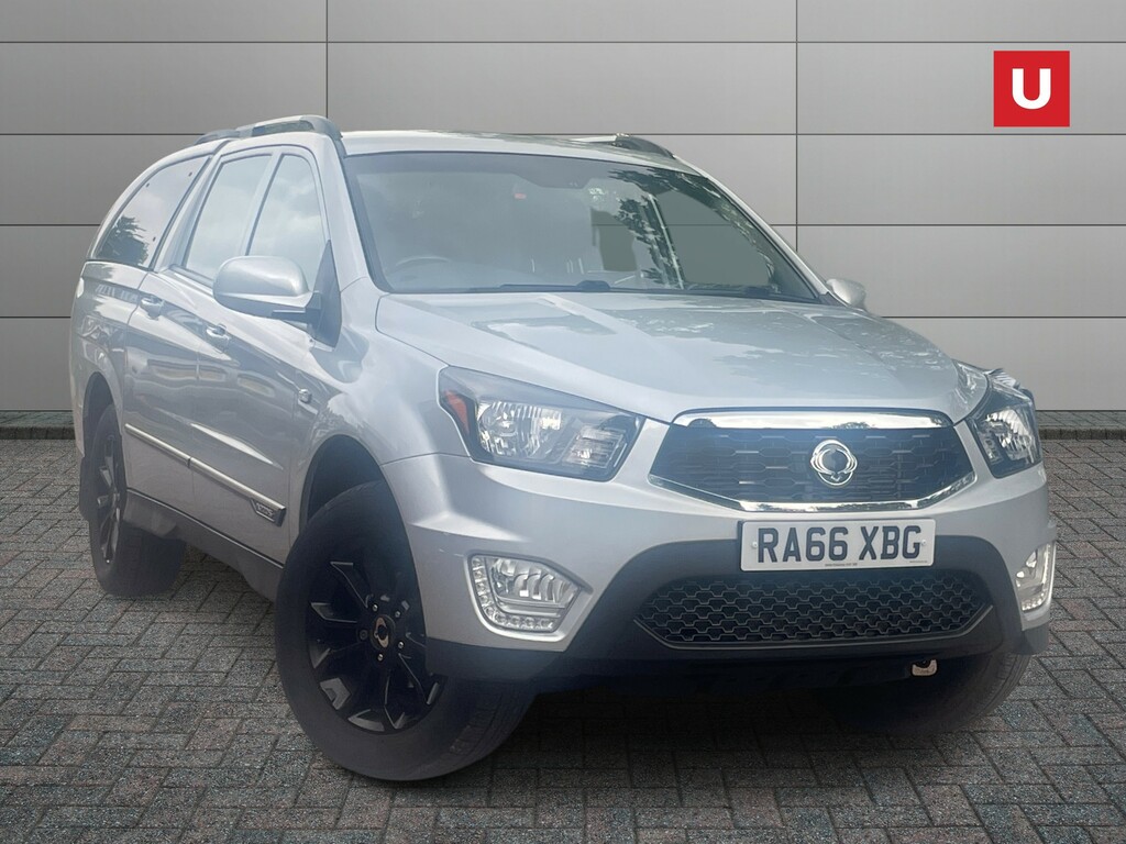 Compare SsangYong Musso 2.2D Ex Double Cab Pickup 4Wd Euro 6 RA66XBG Silver