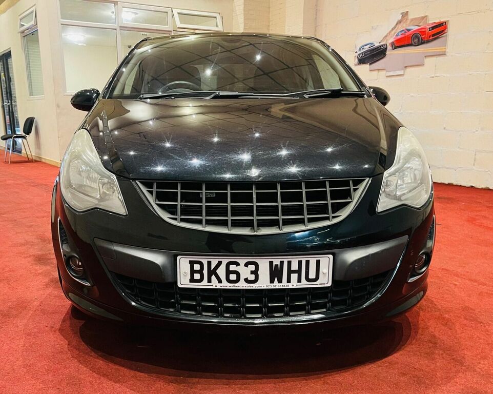 Compare Vauxhall Corsa Hatchback 1.4 16V Se Euro 5 201363 BK63WHU Black