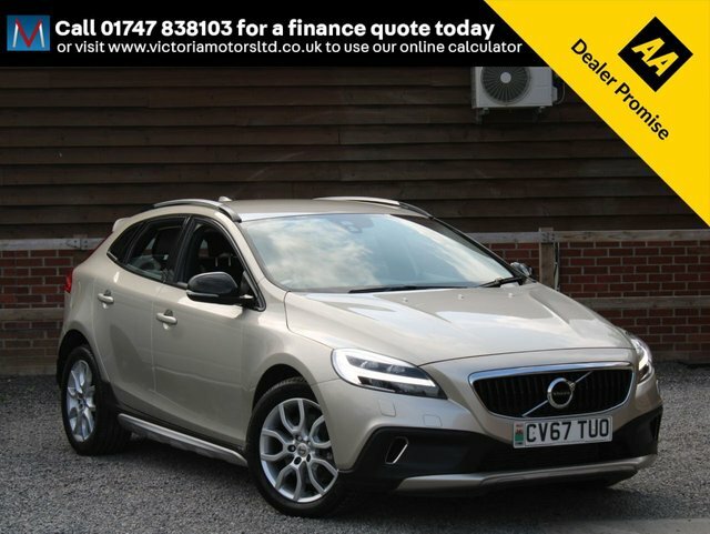 Compare Volvo V40 Cross Country T3 Cross Country Pro CV67TUO Gold