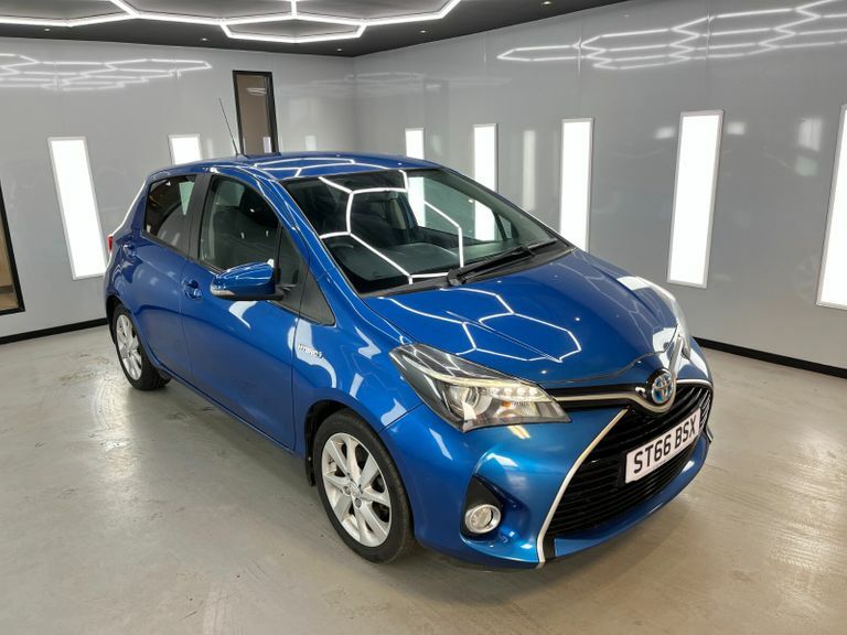 Compare Toyota Yaris Vvt-i Excel M-drive S ST66BSX Blue