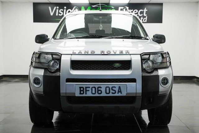 Compare Land Rover Freelander 2.0L Td4 Hse 110 Bhp BF06OSA Silver