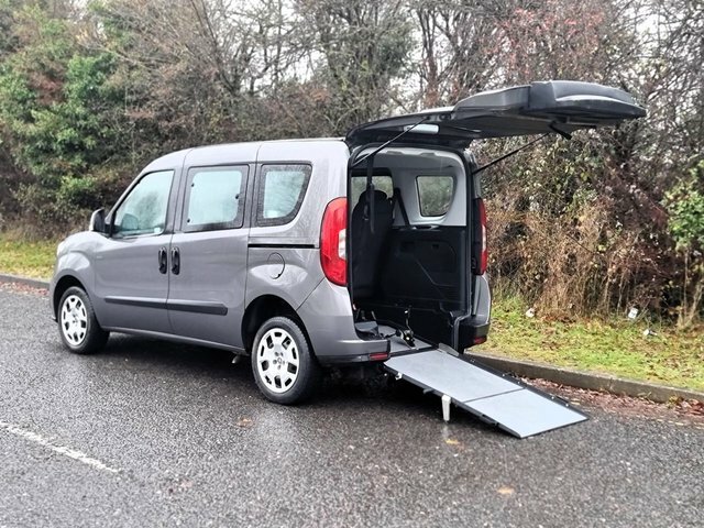 Compare Fiat Doblo 3 Seat Wheelchair Accessible Disabled Access Ramp DK17HXX Grey