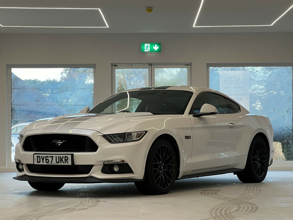Compare Ford Mustang 5.0 V8 Gt Fastback Selshift Euro 6 416 DY67UKR White