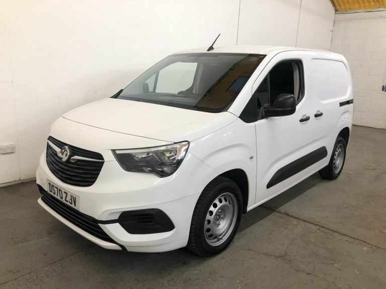Compare Vauxhall Combo 1.6 Turbo D 2300 Sportive L1 H1 Euro 6 Ss DS70ZJV White
