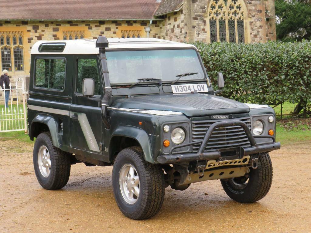 Compare Land Rover Defender 90 2.5 Td County 4X4 H304LOV Green