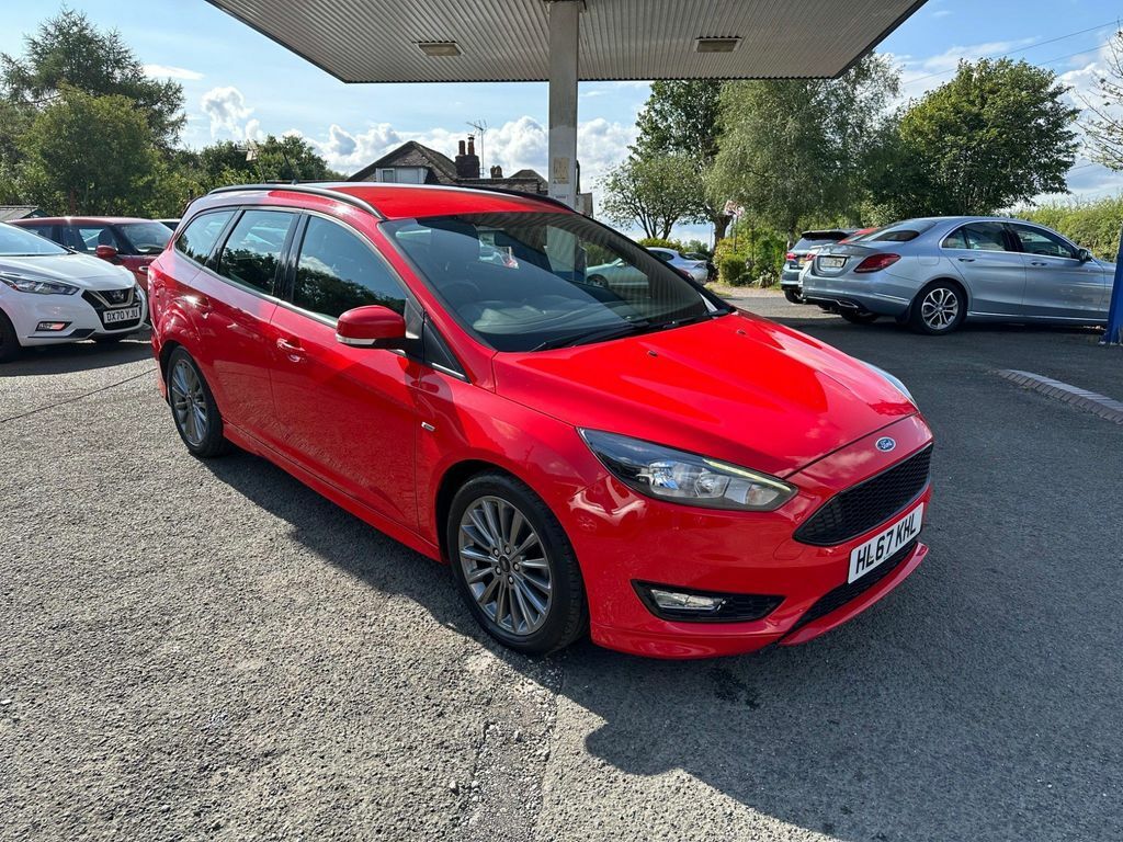 Compare Ford Focus 1.5 Tdci Ecoboost St-line Euro 6 Ss HL67KHL Red