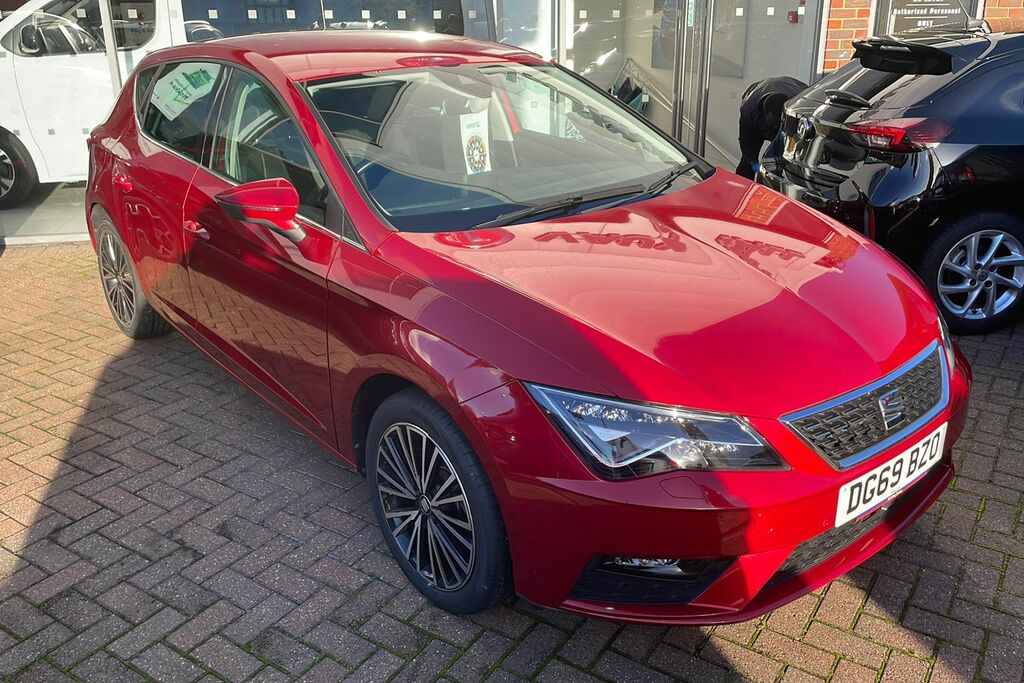 Compare Seat Leon 2.0 Tsi Xcellence Lux Hatchback Dsg DG69BZO Red