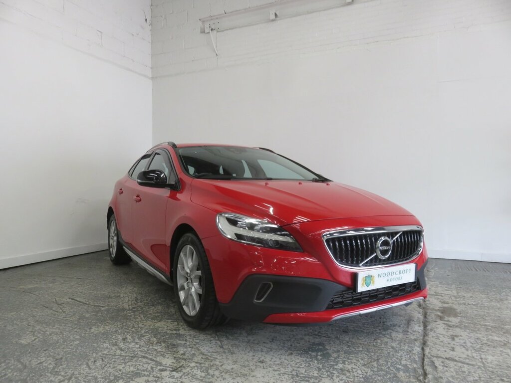 Compare Volvo V40 Cross Country V40 Cross Country Professional D3 KR66BHW Red