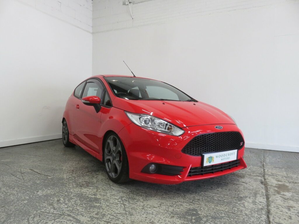 Compare Ford Fiesta Fiesta St T GV65VAH Red