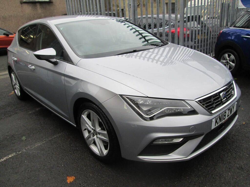 Compare Seat Leon Hatchback KN18ZWY Silver