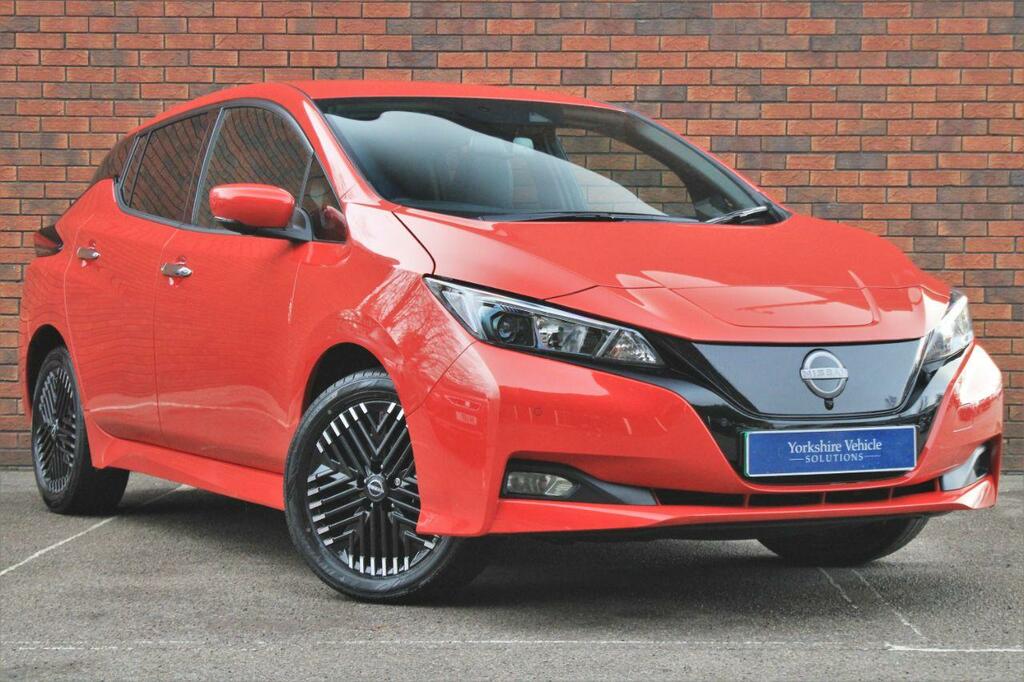 Compare Nissan Leaf Leaf E N-connecta SD22MPE Red