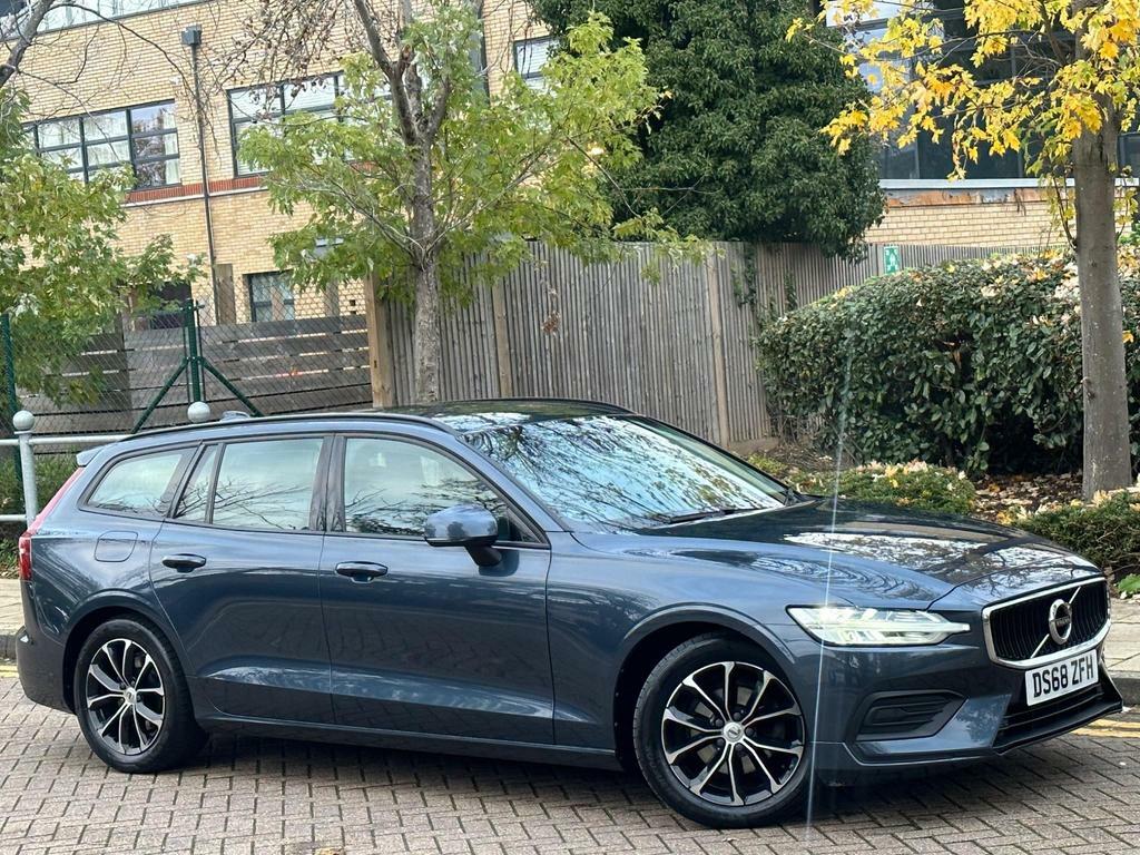 Compare Volvo V60 2.0 D4 Momentum Euro 6 Ss DS68ZFH Blue