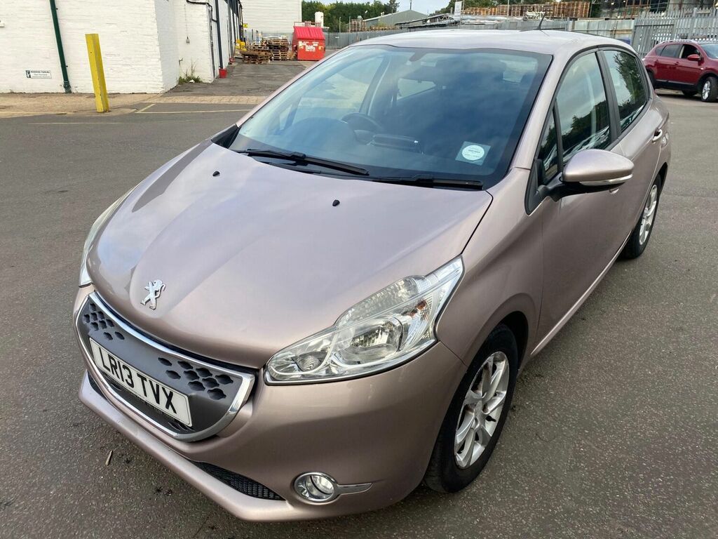Compare Peugeot 208 Hatchback 1.4 E-hdi Active Egc Euro 5 Ss 2 LR13TVX Pink