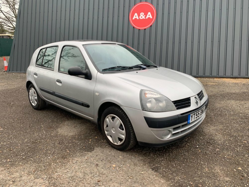 Compare Renault Clio 1.2 16V Expression YT55BWH Silver