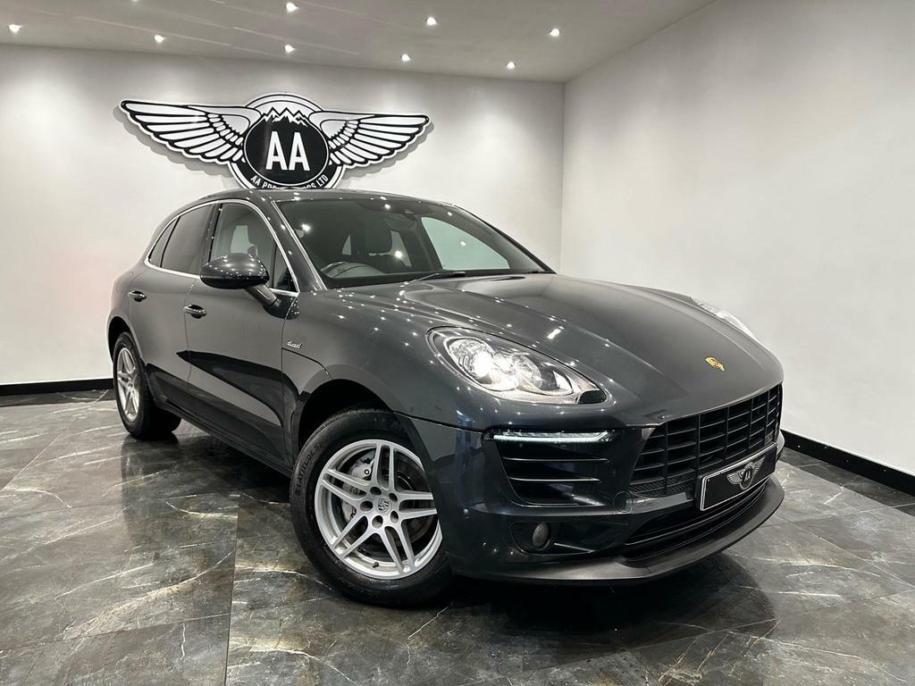 Compare Porsche Macan 4X4 3.0 Td V6 S Pdk 4Wd Euro 6 Ss 201616 VE16YCM Grey