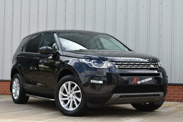 Compare Land Rover Discovery Sport Td4 Se Tech YH17OYS Black