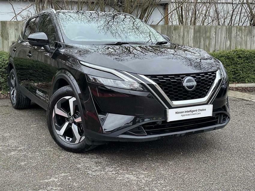 Compare Nissan Qashqai 1.3 Dig-t 140Ps N-connecta YC73PCF 