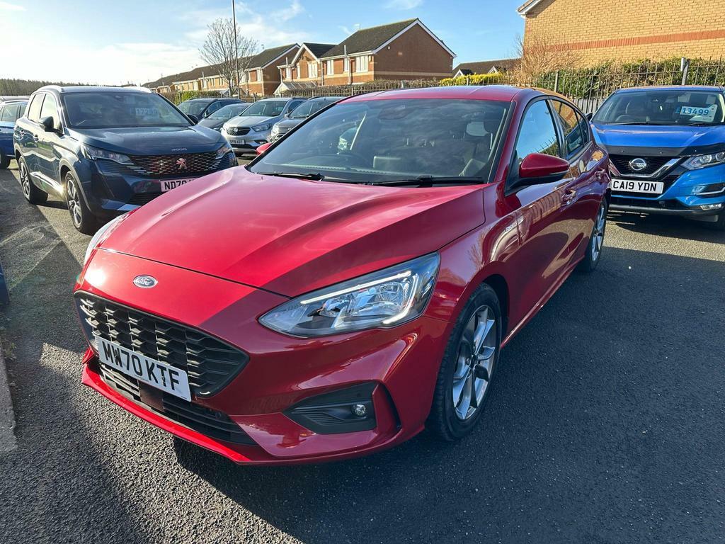 Compare Ford Focus 1.0T Ecoboost St-line Euro 6 Ss MW70KTF Red