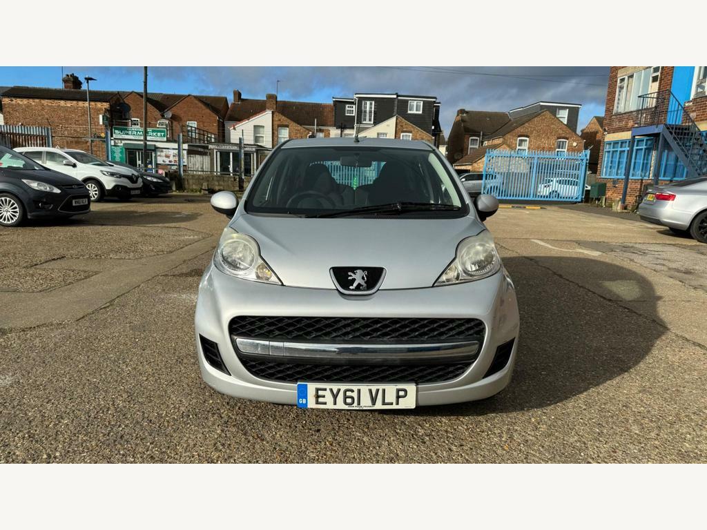Compare Peugeot 107 1.0 12V Urban 2 Tronic Euro 5 EY61VLP Silver