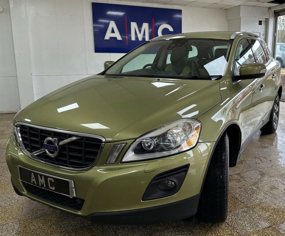 Compare Volvo XC60 2.4 D5 Se Lux Geartronic Awd Euro 4 SW59MVH Green