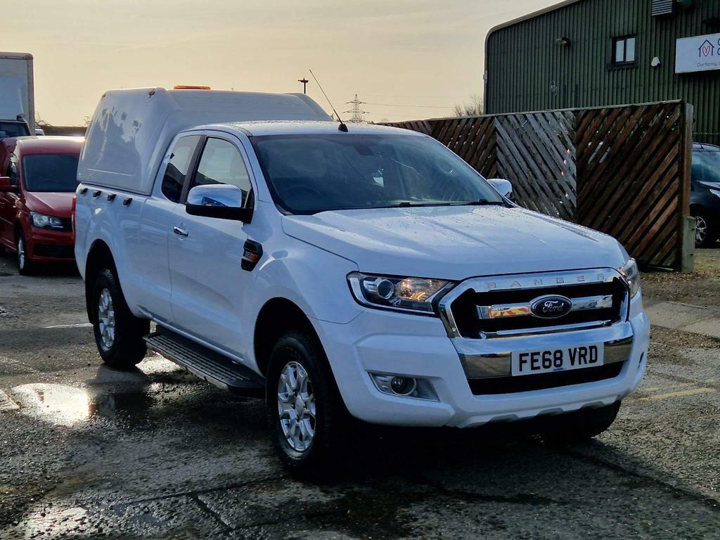 Compare Ford Ranger 2.2 Tdci Xlt Super Cab Pickup 4Wd Euro 6 Ss FE68VRD White