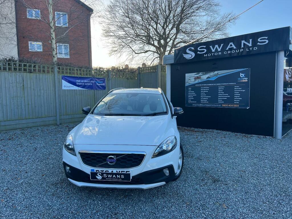Compare Volvo V40 Cross Country D2 Cross Country Se BT64YEE White