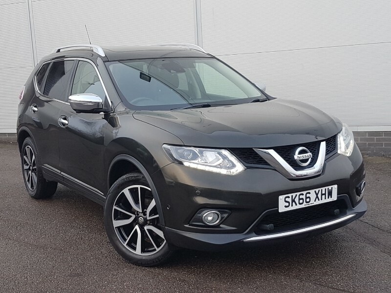Compare Nissan X-Trail 1.6 Dig-t Tekna SK66XHW Green
