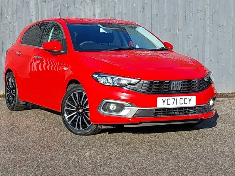 Compare Fiat Tipo 1.0 Life YC71CCY Red