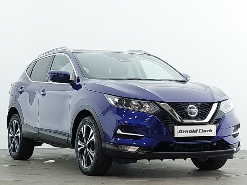 Compare Nissan Qashqai 1.3 Dig-t 160 N-connecta Dct Glass Roof Pack LO70DXW Blue