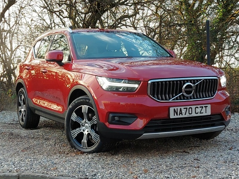 Compare Volvo XC40 1.5 T3 163 Inscription Geartronic NA70CZT Red