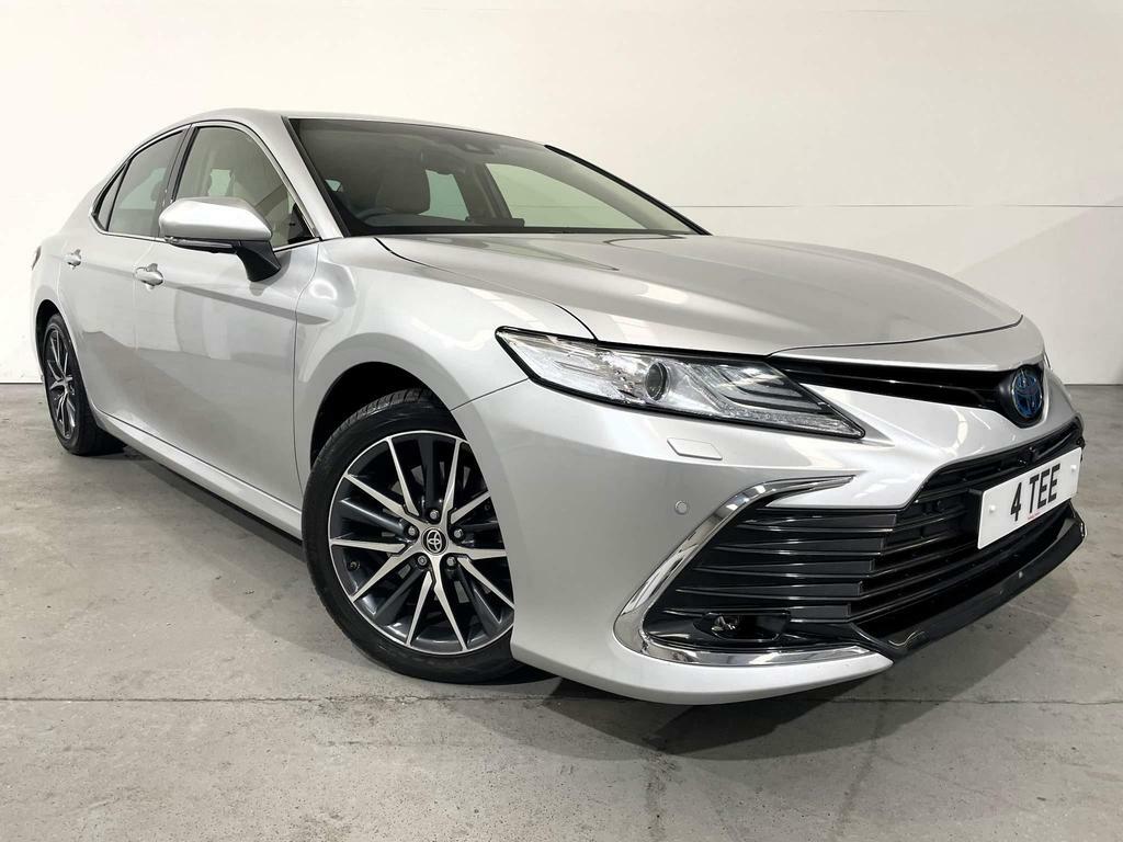 Compare Toyota Camry 2.5 Vvt-h Excel Cvt Euro 6 Ss  Silver