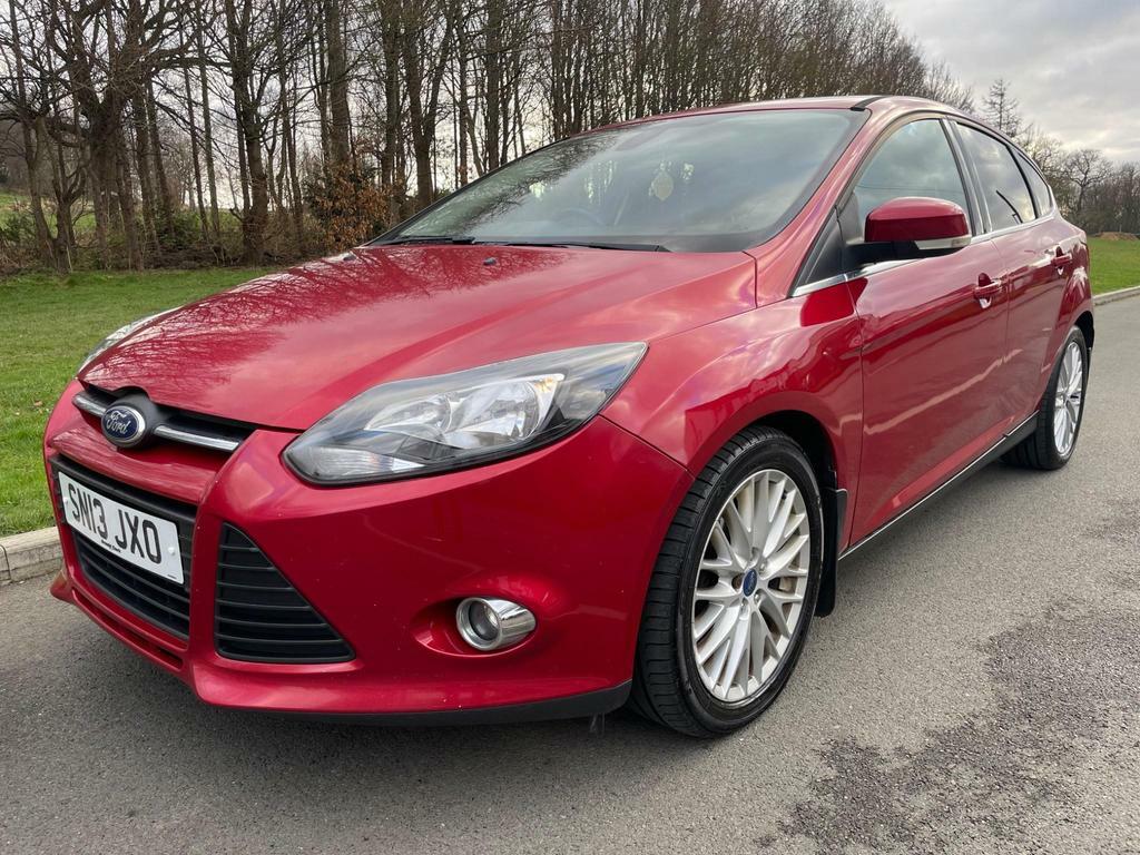 Compare Ford Focus 1.6 Tdci Zetec Euro 5 Ss SN13JXO Red