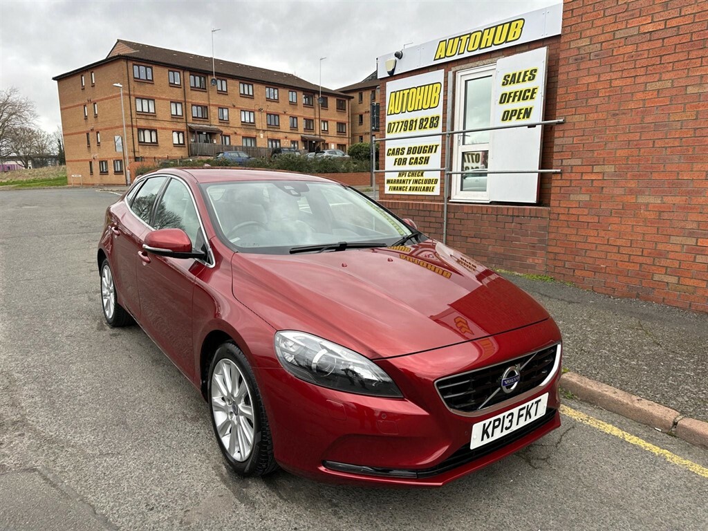 Compare Volvo V40 2.0 D4 Se Lux Nav Geartronic Euro 5 Ss KP13FKT Red