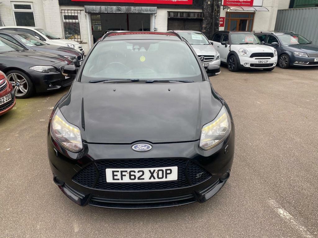 Compare Ford Focus 2.0T Ecoboost St-3 Euro 5 Ss EF62XOP Black
