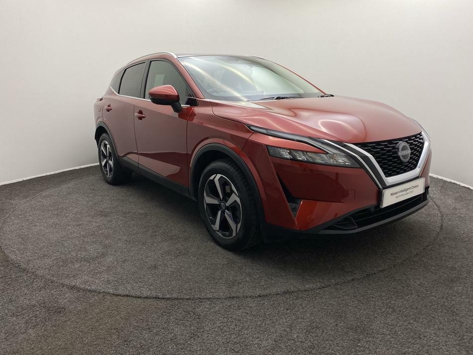 Compare Nissan Qashqai 1.3 Dig-t Mh N-connecta Glass Roof OW72VXC Red